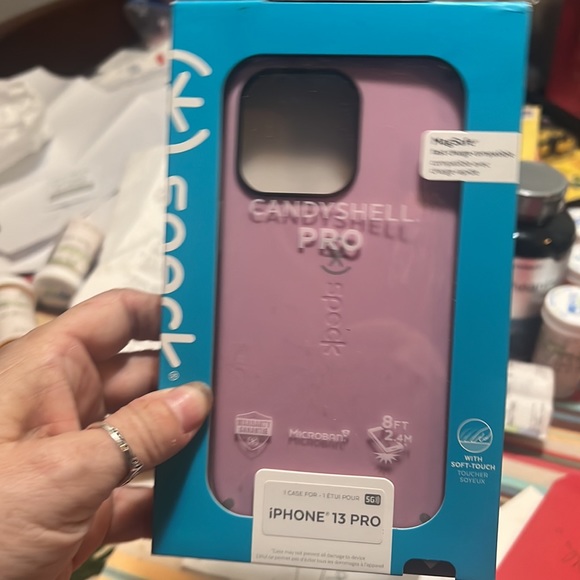Speck Candy Shell Pro 13 IPhone (Brand New) still in original box. Light pink. - Picture 6 of 6